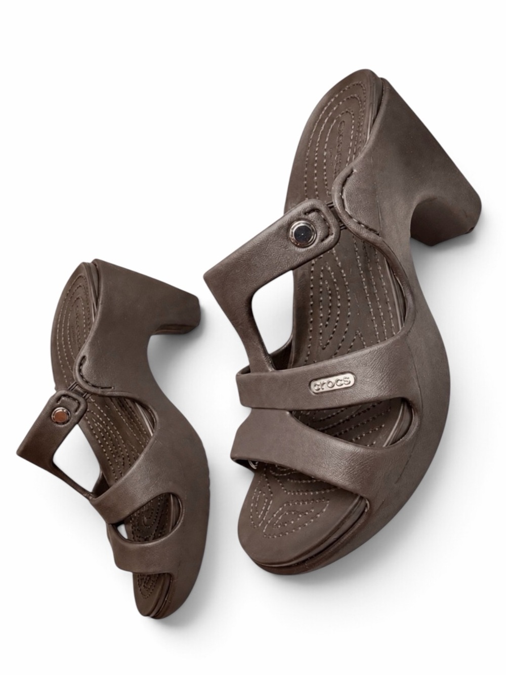 Crocs Cyprus V Block Heel Sandals Brown Womens 10
